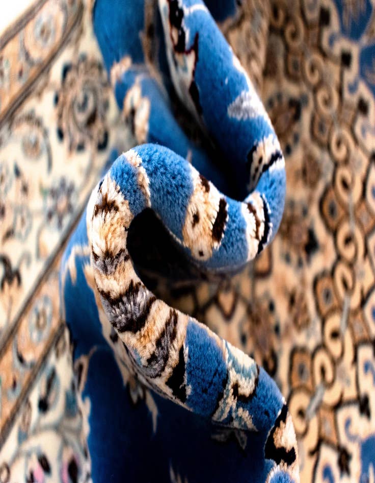 Detail image of  4' 2 x 6' 8 Nain Rug