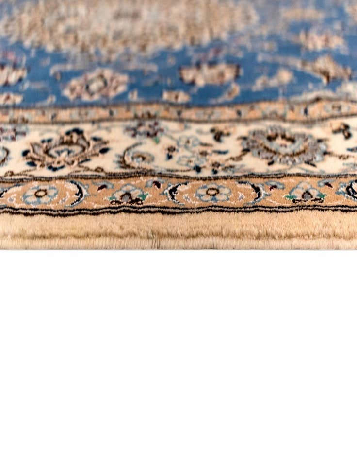 Detail image of  4' 2 x 6' 8 Nain Rug