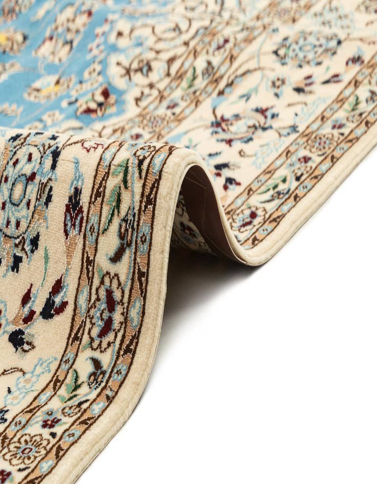 Detail image of  6' 8 x 8' 6 Nain Rug