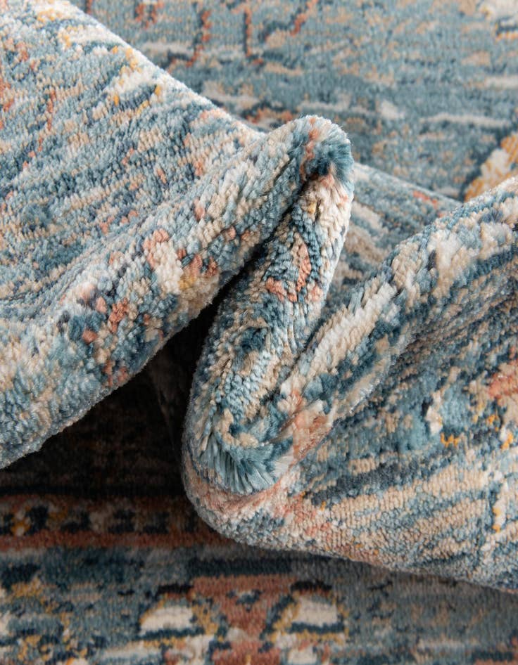 Detail image of  5' x 7' 10 Newport Rug