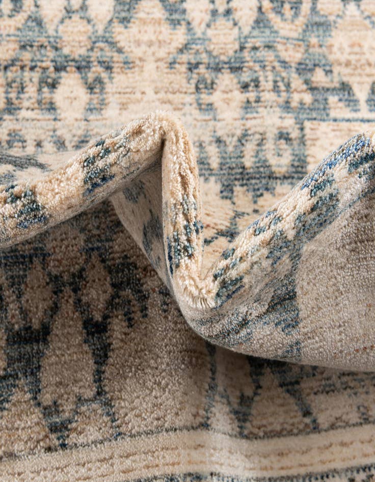 Detail image of  5' 3 x 7' 7 Noble Rug