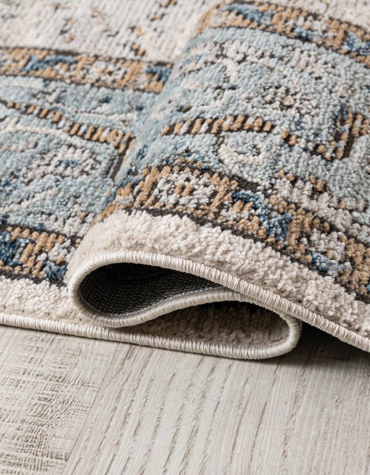 Detail image of  7' x 10' Nyla Rug