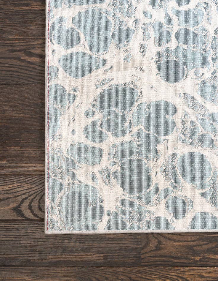 Detail image of  6' x 9' Oasis Rug