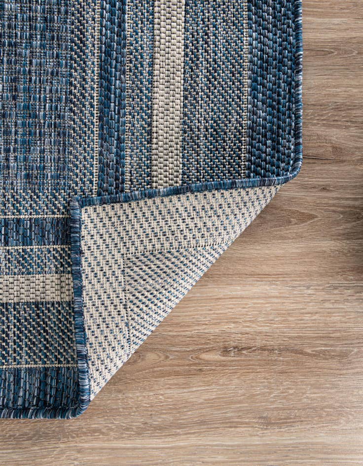 Detail image of  10' x 13'  Washable Border Indoor / Outdoor Rug