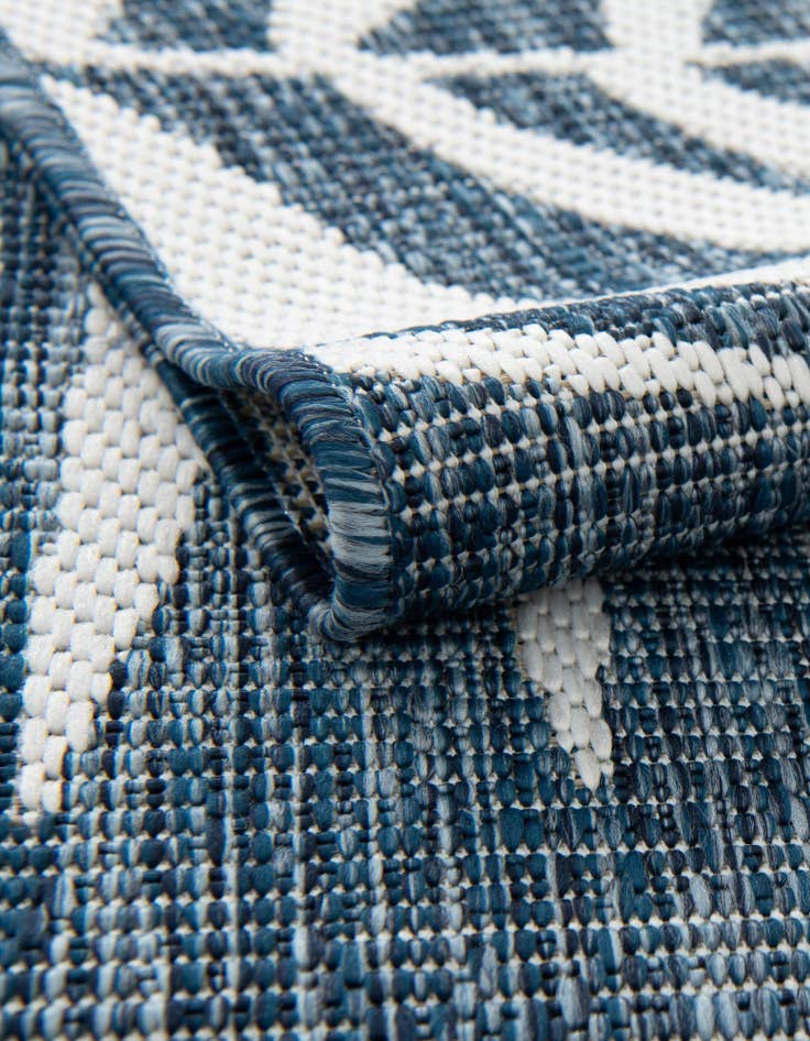 Detail image of  10' x 13'  Washable Botanical Indoor / Outdoor Rug