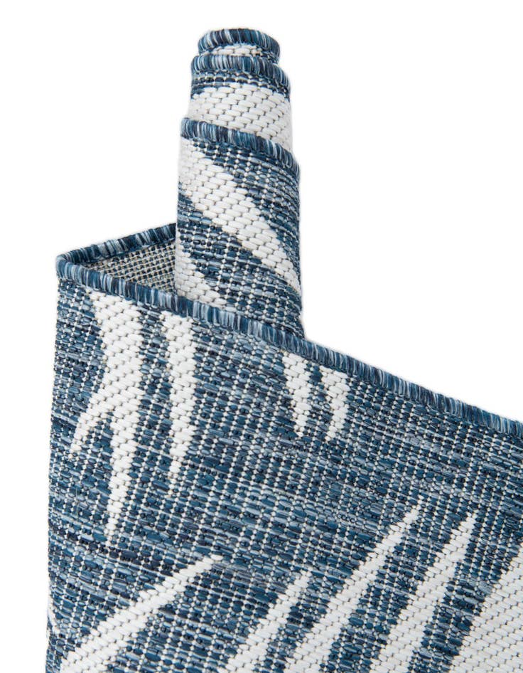 Detail image of  10' x 13'  Washable Botanical Indoor / Outdoor Rug