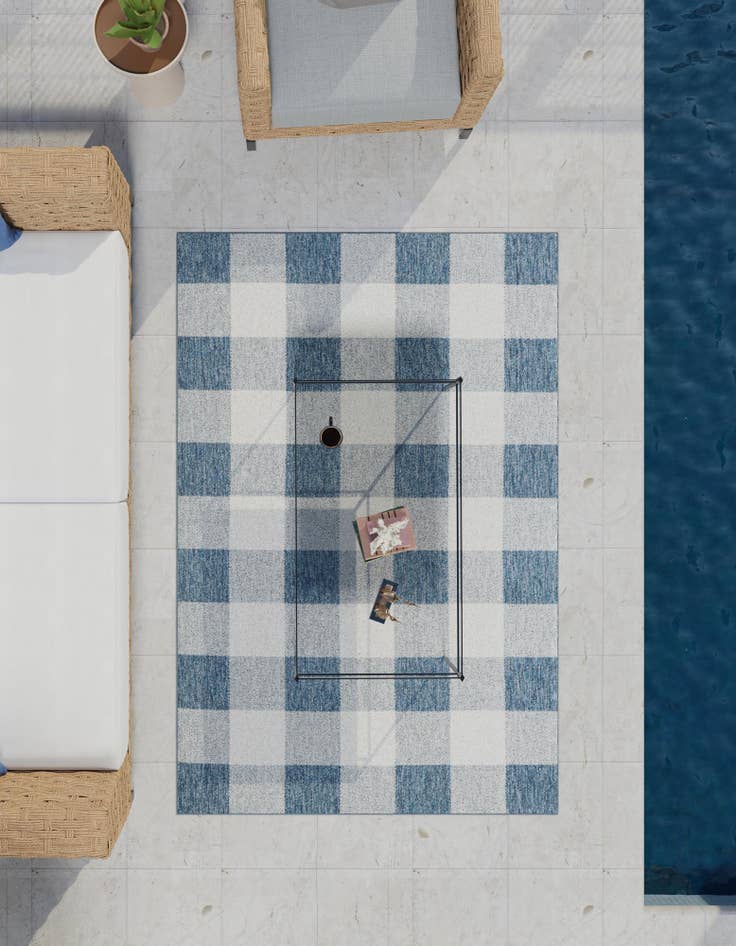 Detail image of  4' x 6'  Washable Checkered Indoor / Outdoor Rug