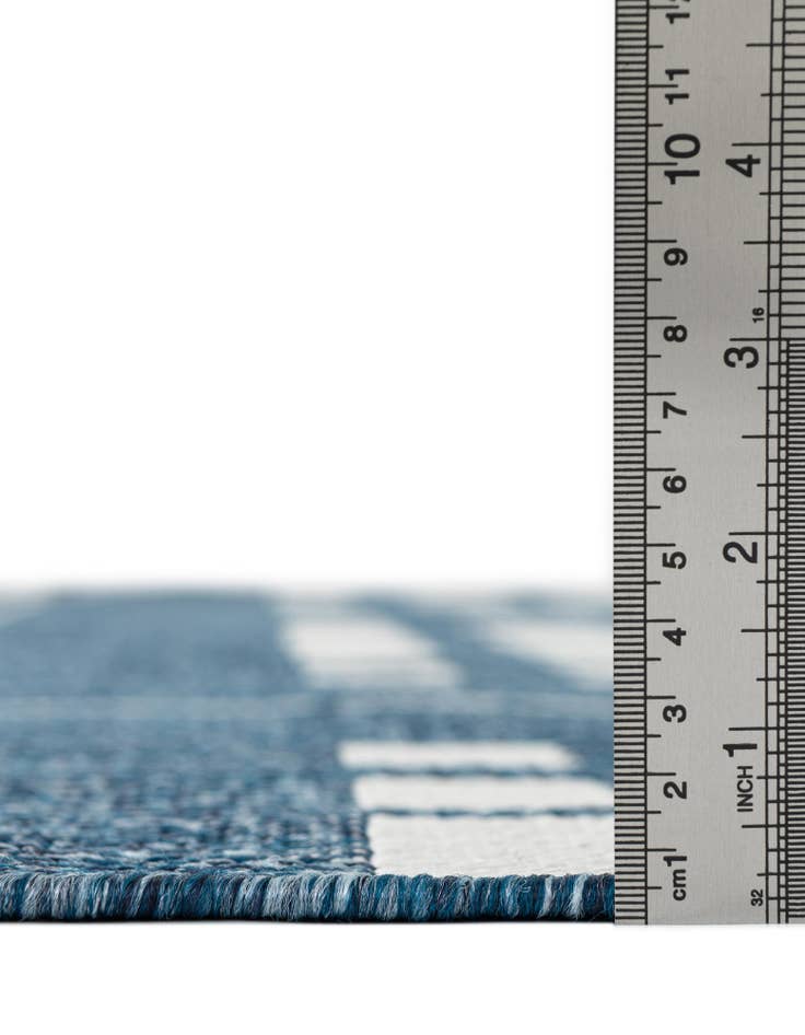 Detail image of  4' x 6'  Washable Checkered Indoor / Outdoor Rug