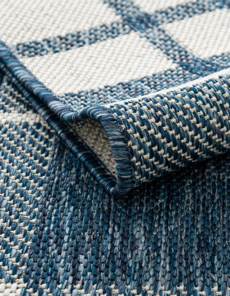 Detail image of  4' x 6'  Washable Checkered Indoor / Outdoor Rug