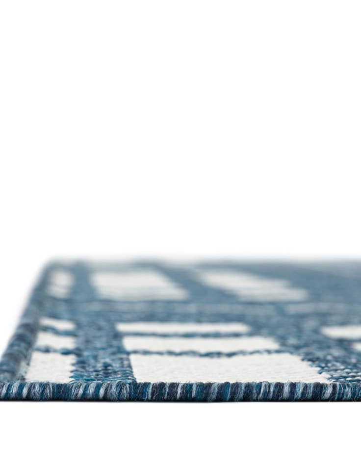 Detail image of  4' x 6'  Washable Checkered Indoor / Outdoor Rug