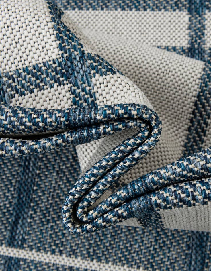 Detail image of  4' x 6'  Washable Checkered Indoor / Outdoor Rug