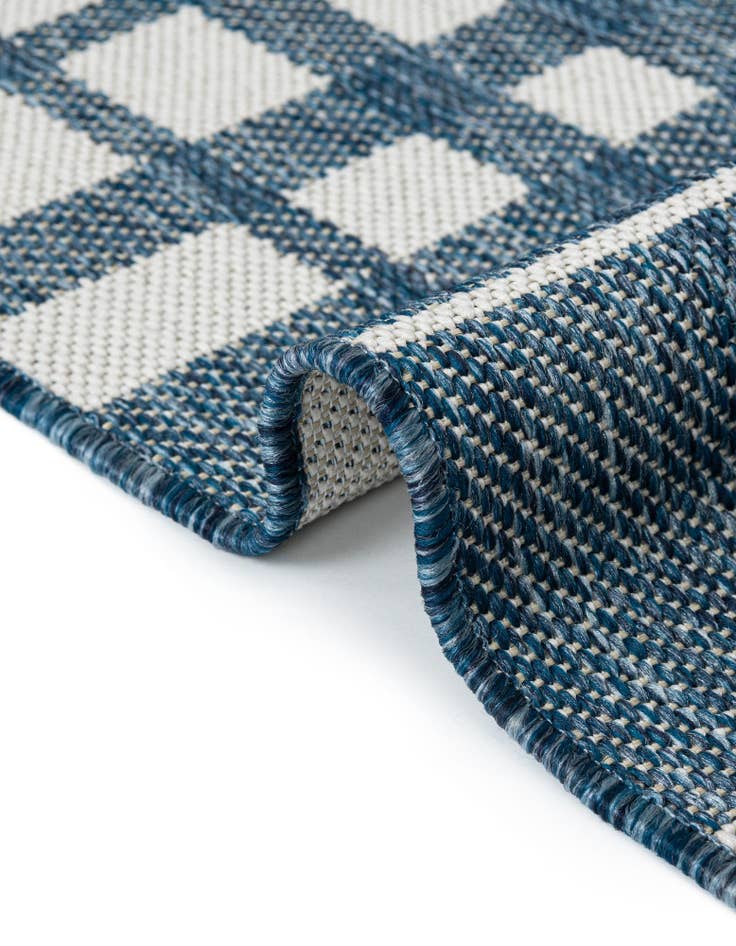 Detail image of  4' x 6'  Washable Checkered Indoor / Outdoor Rug