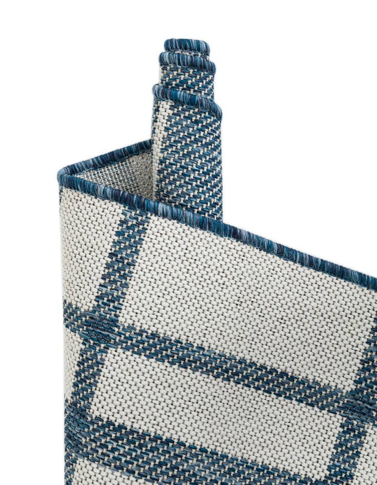 Detail image of  4' x 6'  Washable Checkered Indoor / Outdoor Rug
