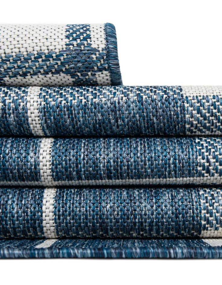 Detail image of  4' x 6'  Washable Checkered Indoor / Outdoor Rug