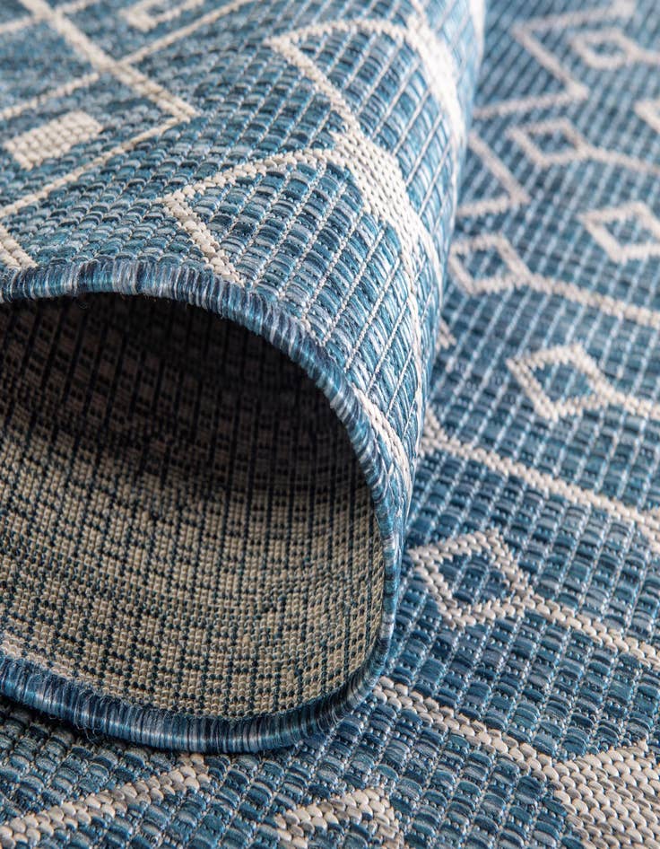 Detail image of  4' x 6'  Washable Lattice Indoor / Outdoor Rug