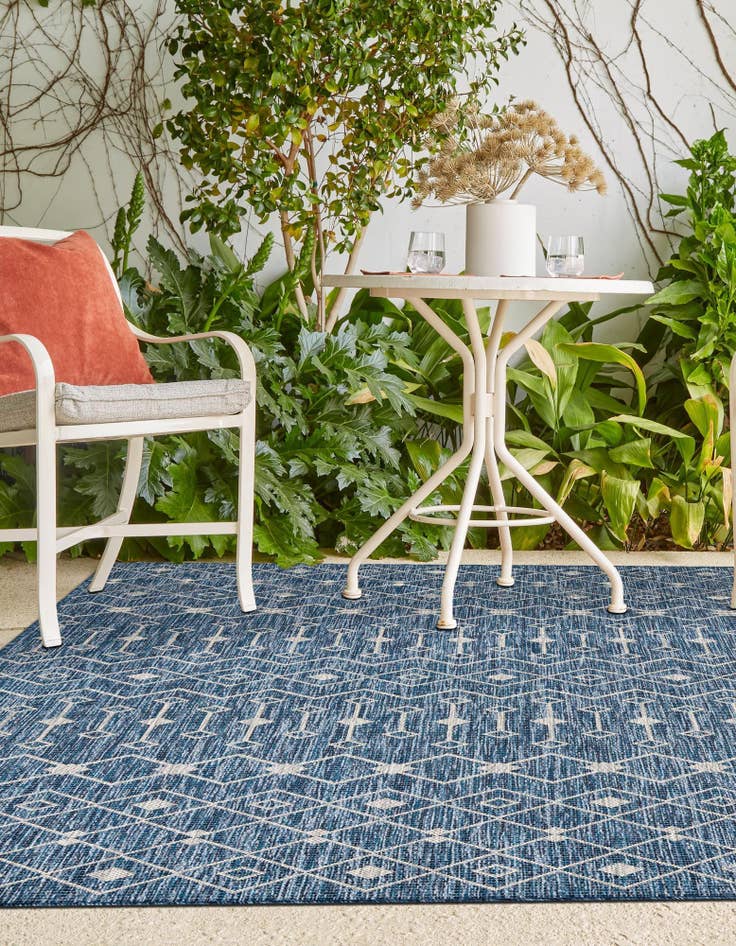 Detail image of  5' 3 x 7'  Washable Lattice Indoor / Outdoor Rug