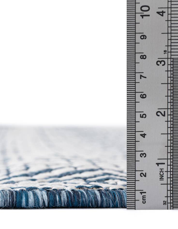 Detail image of  9' x 12'  Washable Lattice Indoor / Outdoor Rug