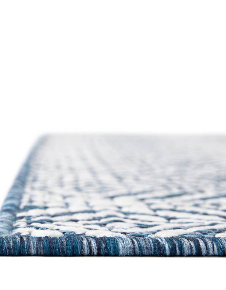 Detail image of  9' x 12'  Washable Lattice Indoor / Outdoor Rug