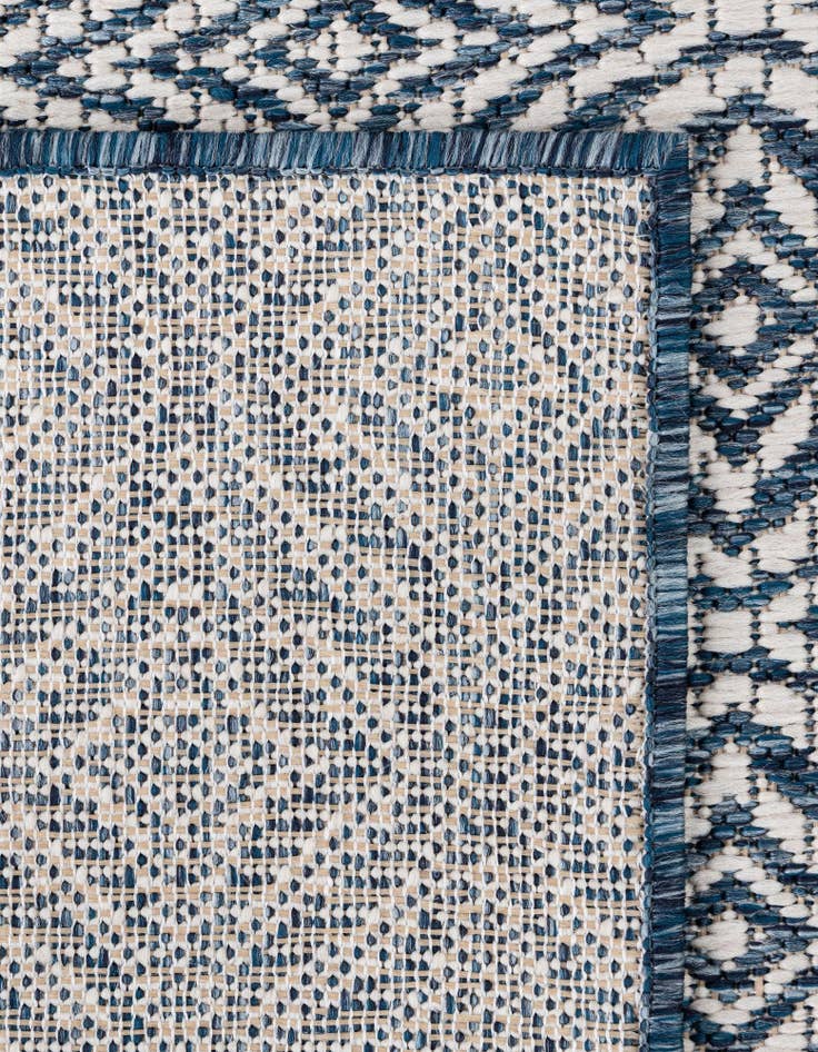 Detail image of  9' x 12'  Washable Lattice Indoor / Outdoor Rug