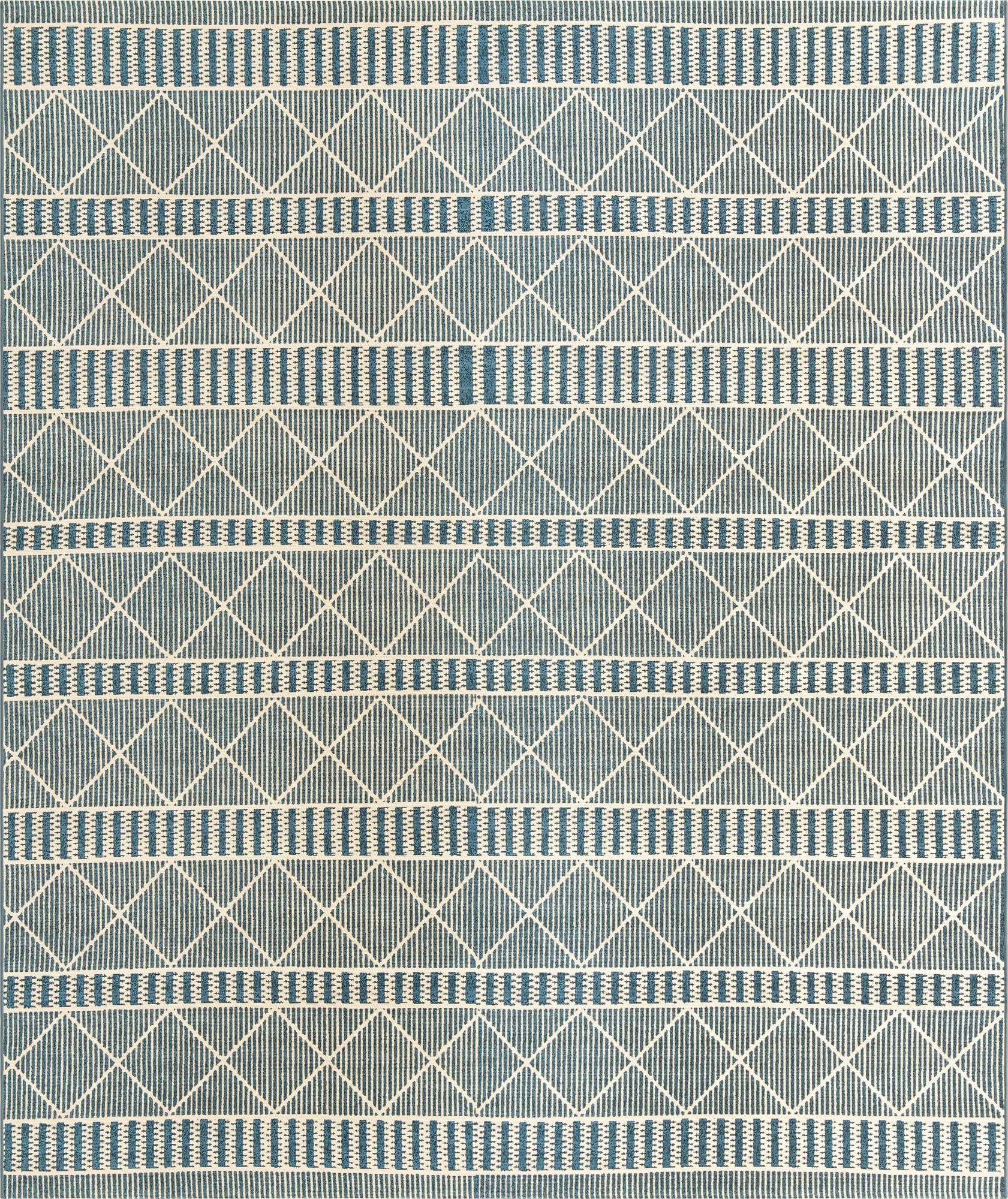 7' 10 x 10'  Washable Lattice Indoor / Outdoor Rug