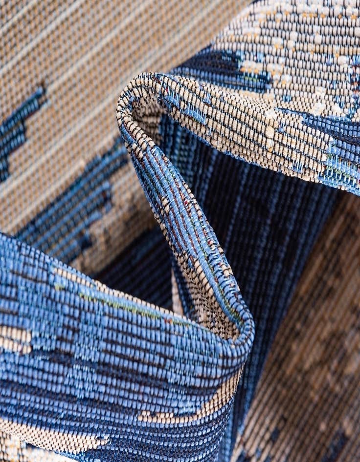 Detail image of  2' 2 x 3'  Washable Modern Indoor / Outdoor Rug