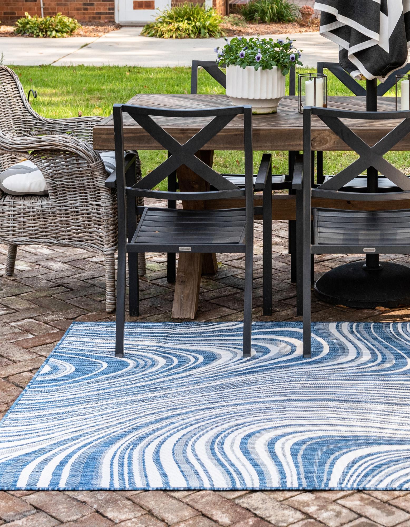 Blue 9' x 12' 2 Modern Indoor / Outdoor Rug | Rugs.com
