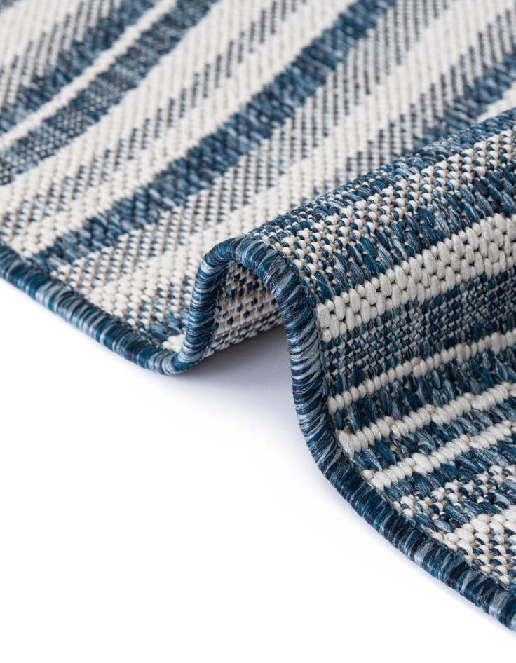 Detail image of  4' x 6'  Washable Modern Indoor / Outdoor Rug