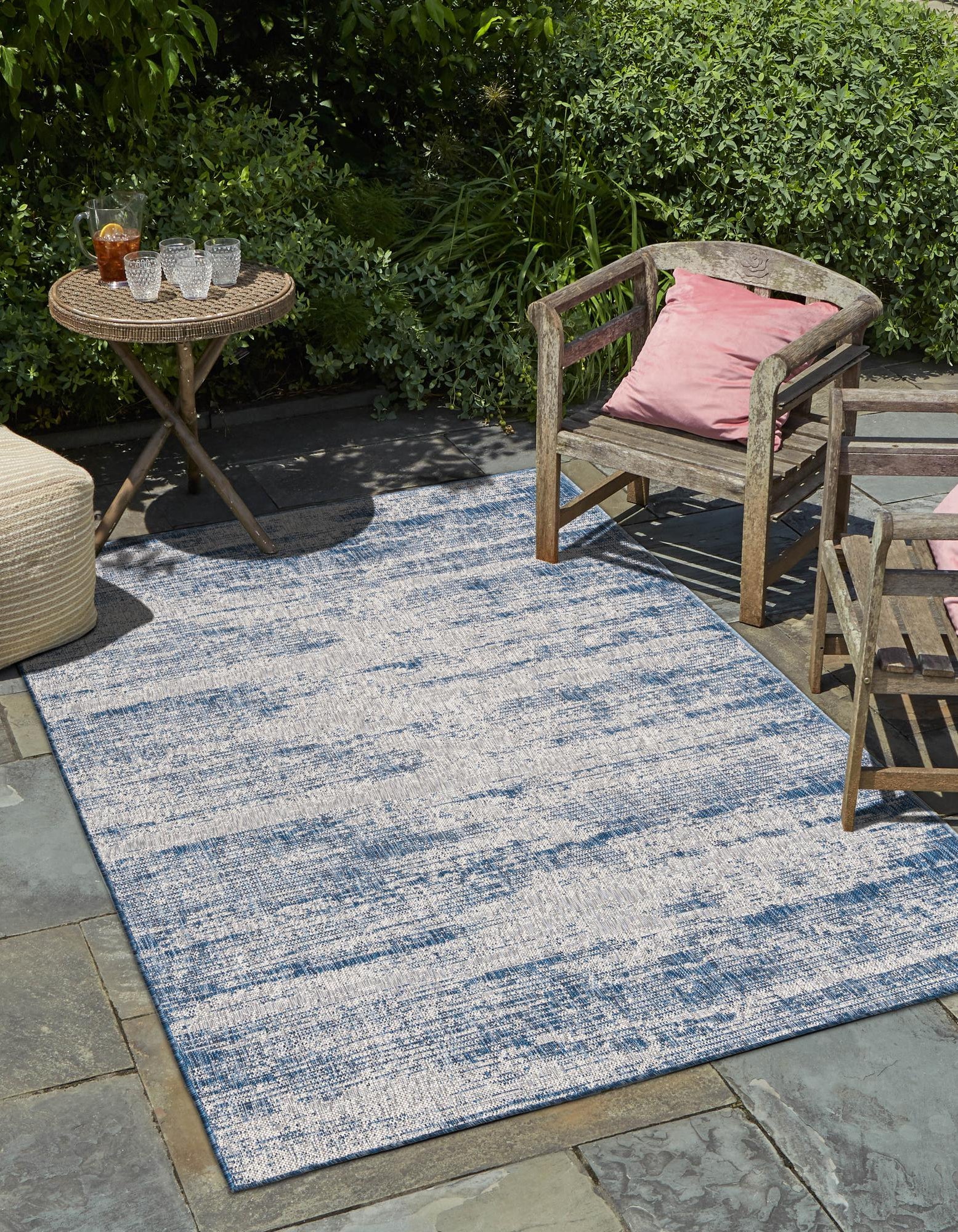 Blue 9' x 12' Modern Indoor / Outdoor Rug | Rugs.com