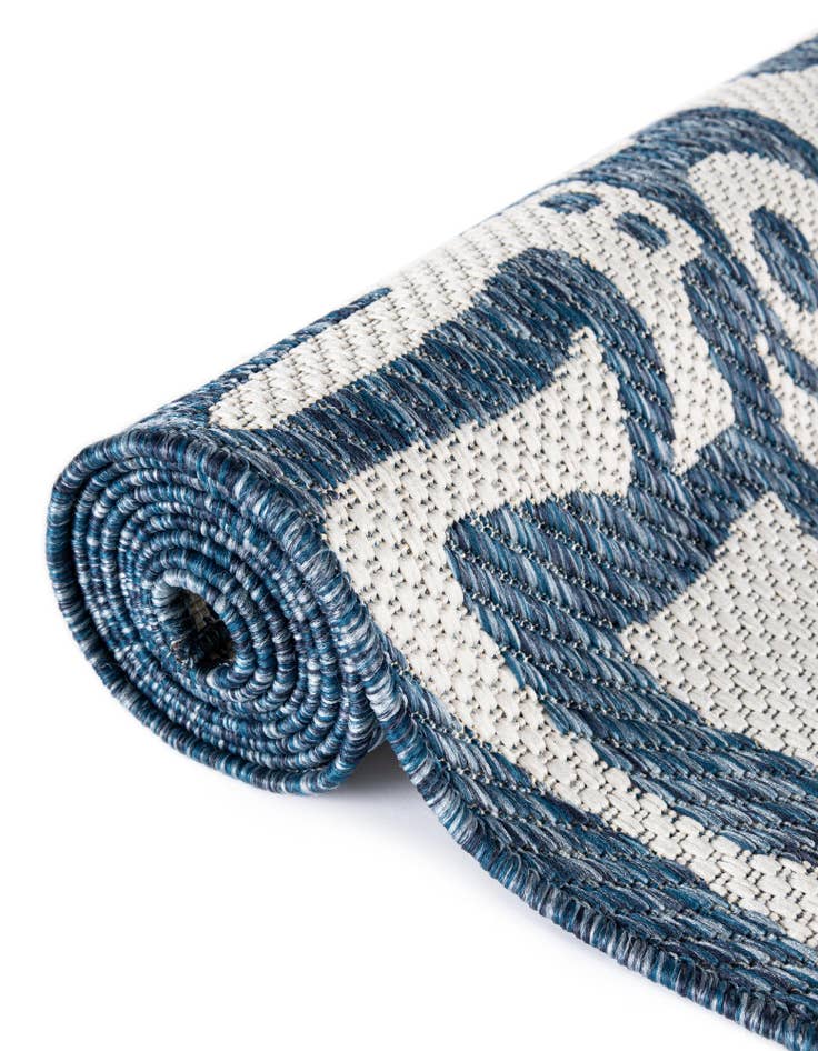 Detail image of  2' x 3'  Washable Modern Indoor / Outdoor Rug