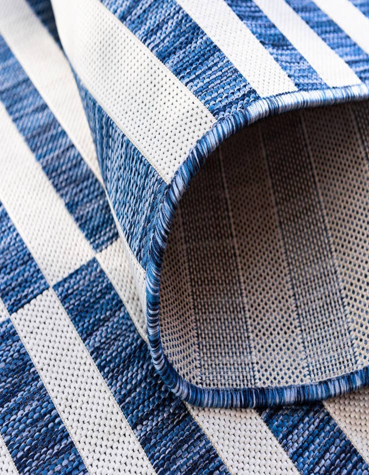 Detail image of  4' x 6'  Washable Ribbon Indoor / Outdoor Rug