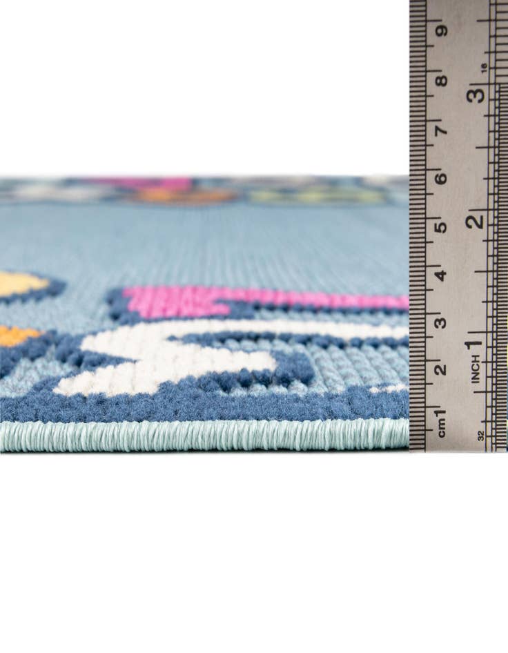 Detail image of  5' 3 x 7' 7  Washable  Indoor / Outdoor Rug