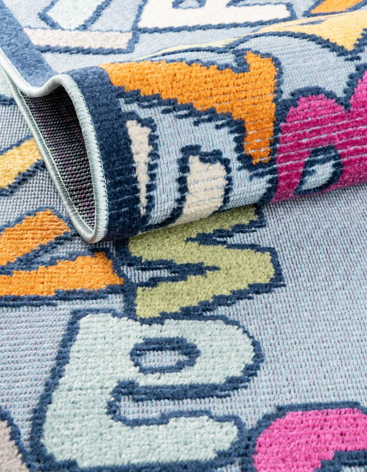 Detail image of  5' 3 x 7' 7  Washable  Indoor / Outdoor Rug