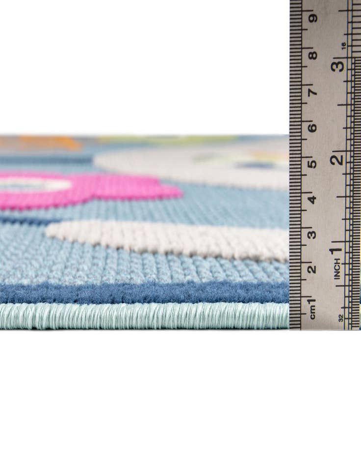 Detail image of  5' 3 x 7' 7  Washable  Indoor / Outdoor Rug