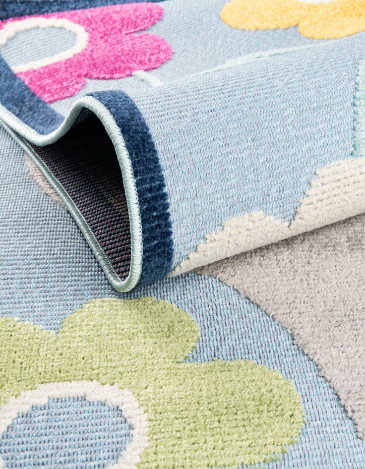 Detail image of  5' 3 x 7' 7  Washable  Indoor / Outdoor Rug