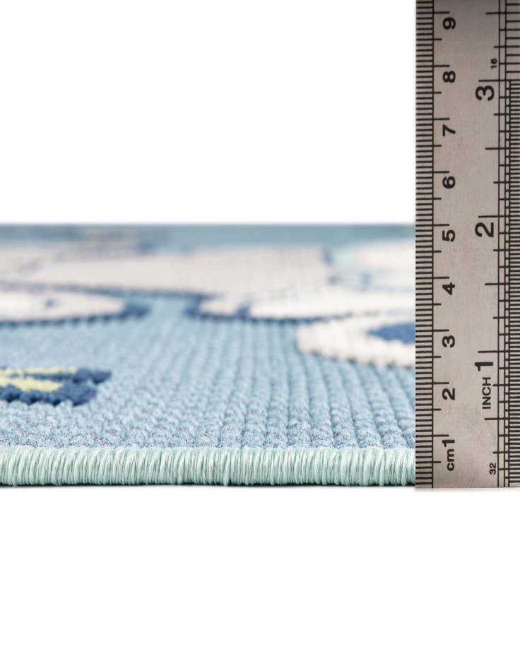 Detail image of  5' 3 x 7' 7  Washable  Indoor / Outdoor Rug