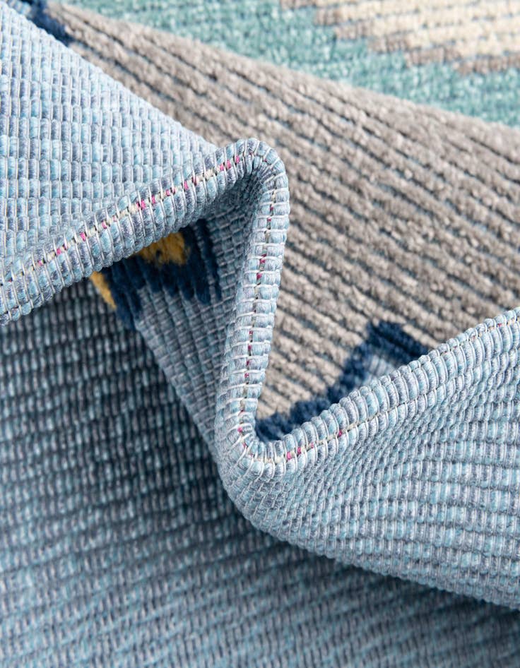 Detail image of  5' 3 x 7' 7  Washable  Indoor / Outdoor Rug