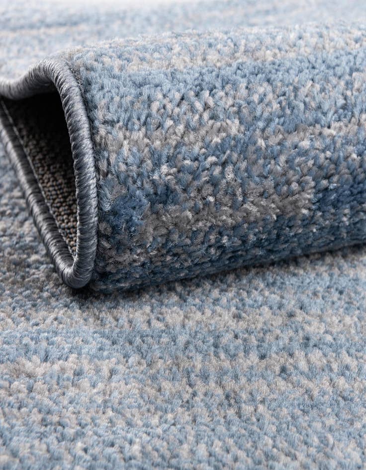 Detail image of  2' 7 x 4'  Washable  Indoor / Outdoor Rug