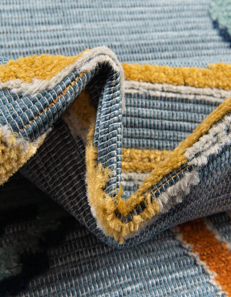 Detail image of  5' x 7' 7  Washable  Indoor / Outdoor Rug