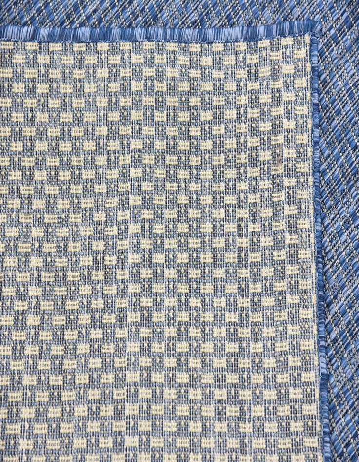 Detail image of  7' x 10'  Washable Solid Indoor / Outdoor Rug