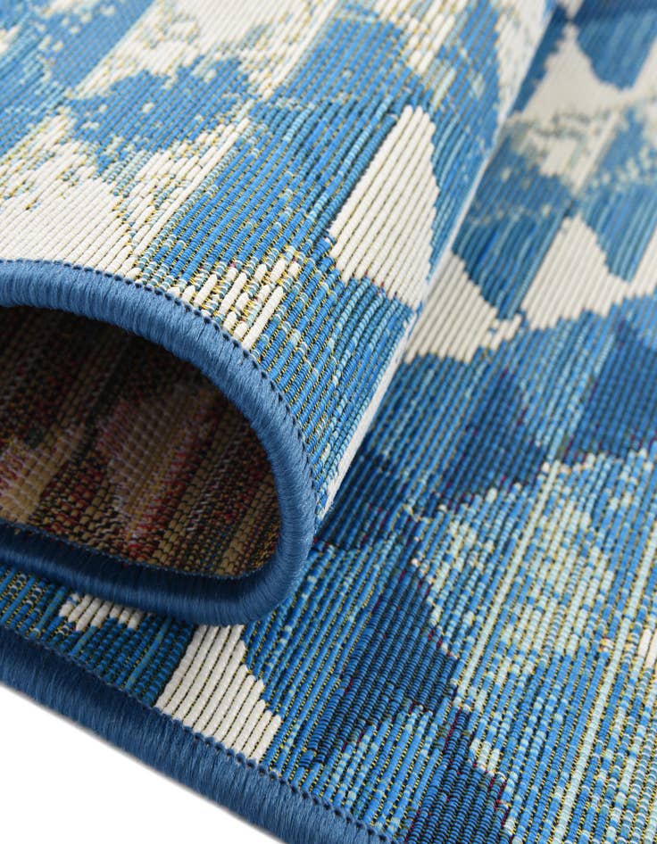 Detail image of  2' x 3'  Washable Southwestern Indoor / Outdoor Rug