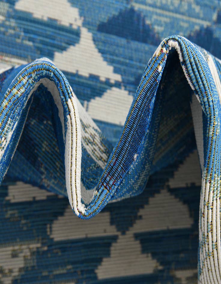 Detail image of  2' x 3'  Washable Southwestern Indoor / Outdoor Rug