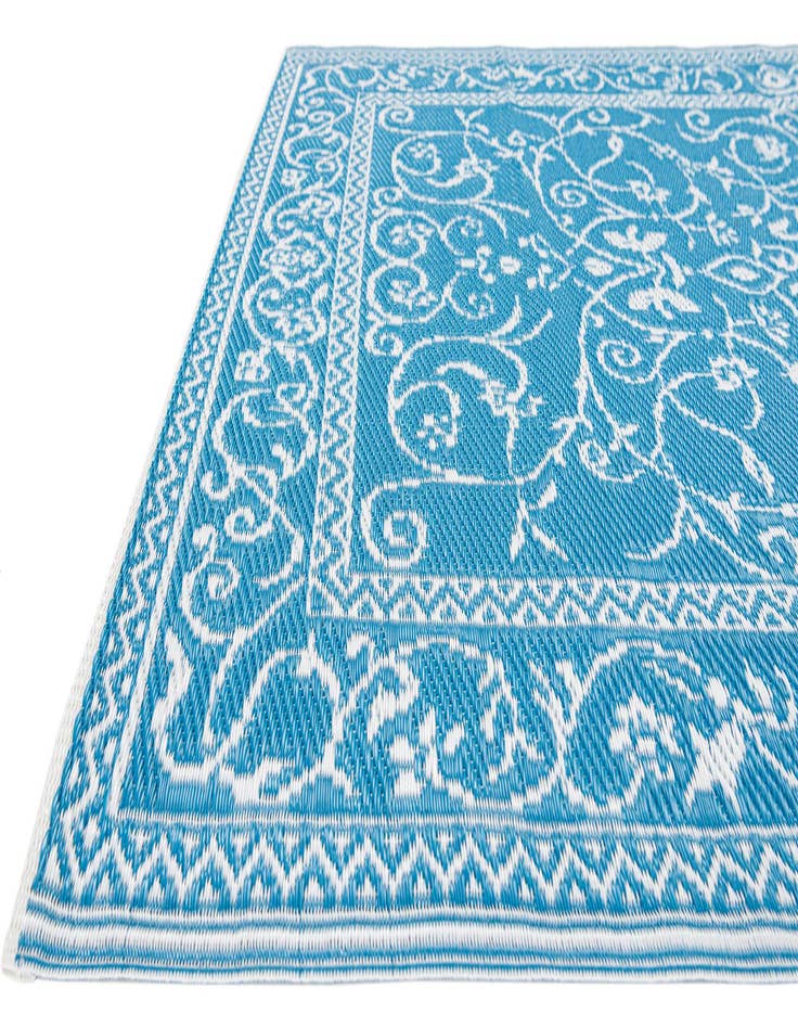 Detail image of  4' x 6'  Washable Traditional Indoor / Outdoor Rug