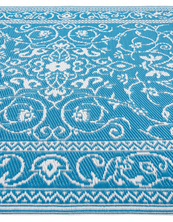 Detail image of  4' x 6'  Washable Traditional Indoor / Outdoor Rug