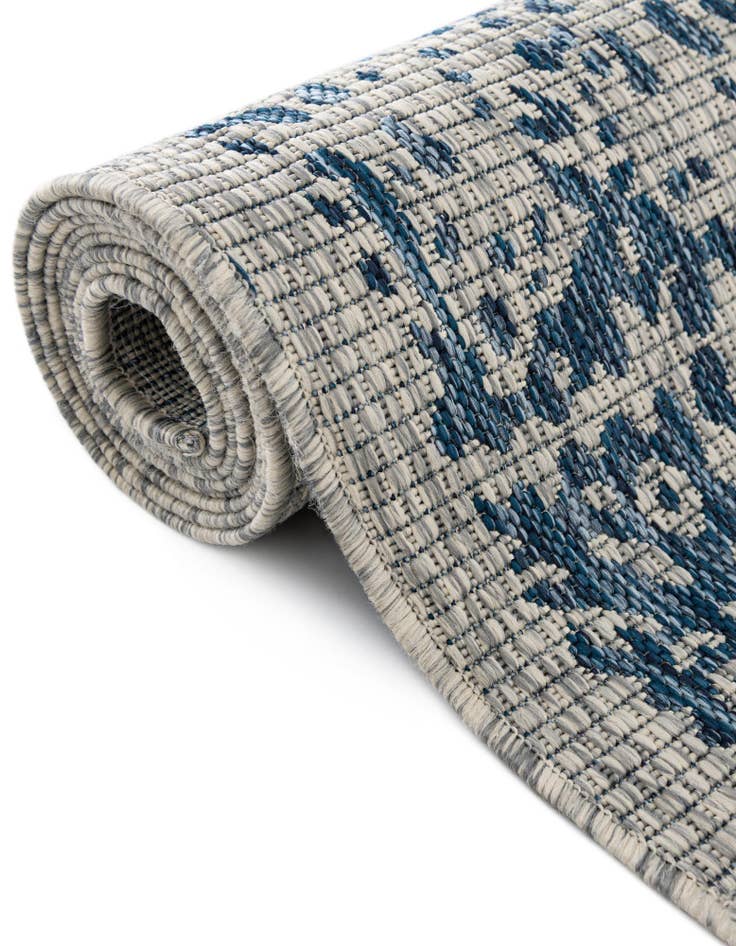 Detail image of  9' x 12'  Washable Traditional Indoor / Outdoor Rug