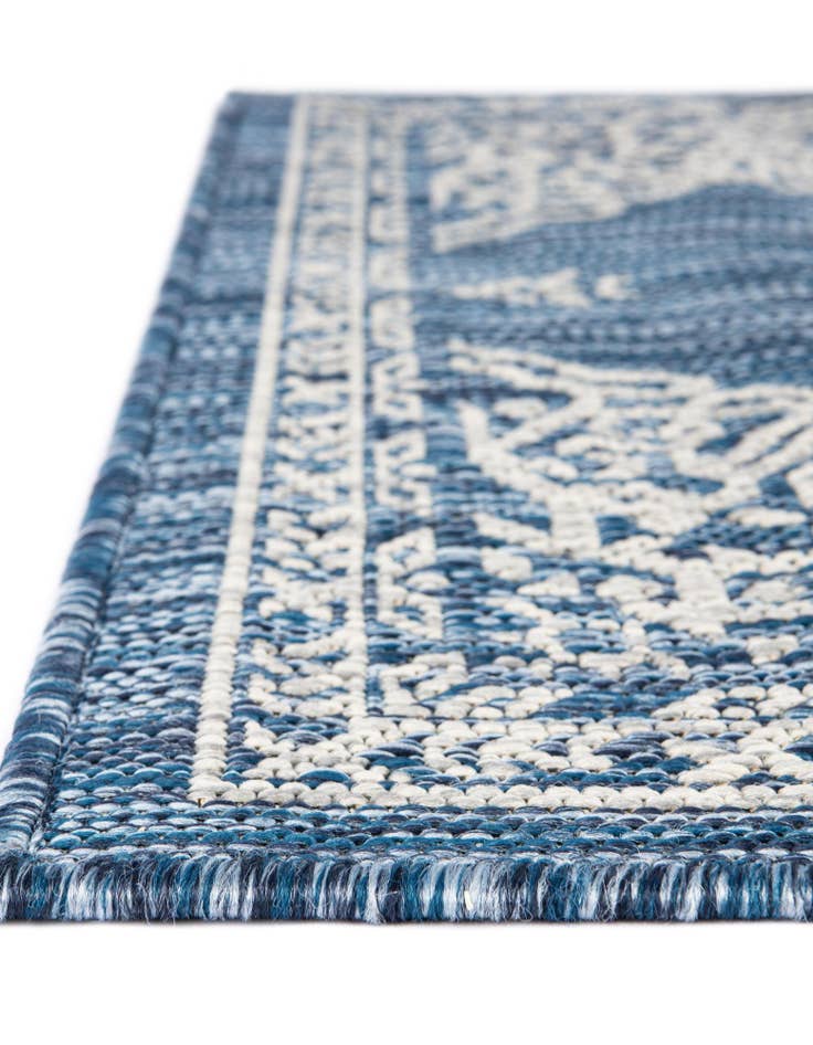 Detail image of  4' x 6'  Washable Traditional Indoor / Outdoor Rug
