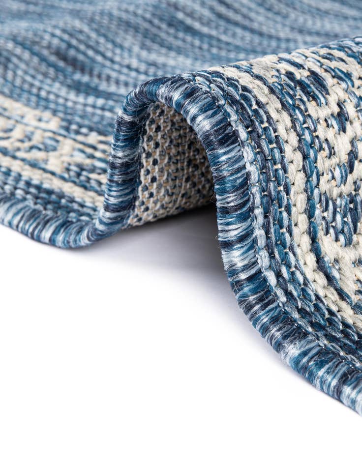 Detail image of  4' x 6'  Washable Traditional Indoor / Outdoor Rug