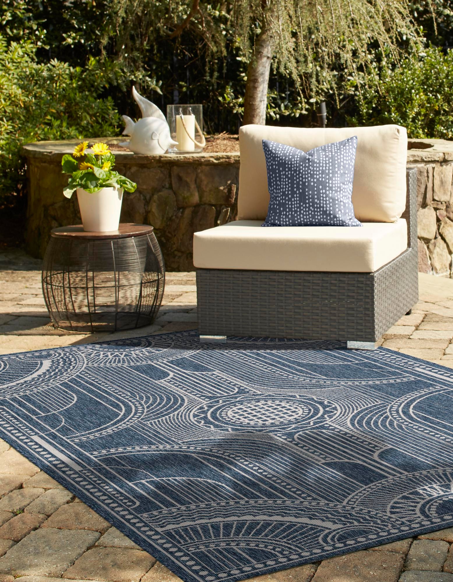 Blue 10' x 14' Traditional Indoor / Outdoor Rug | Rugs.com