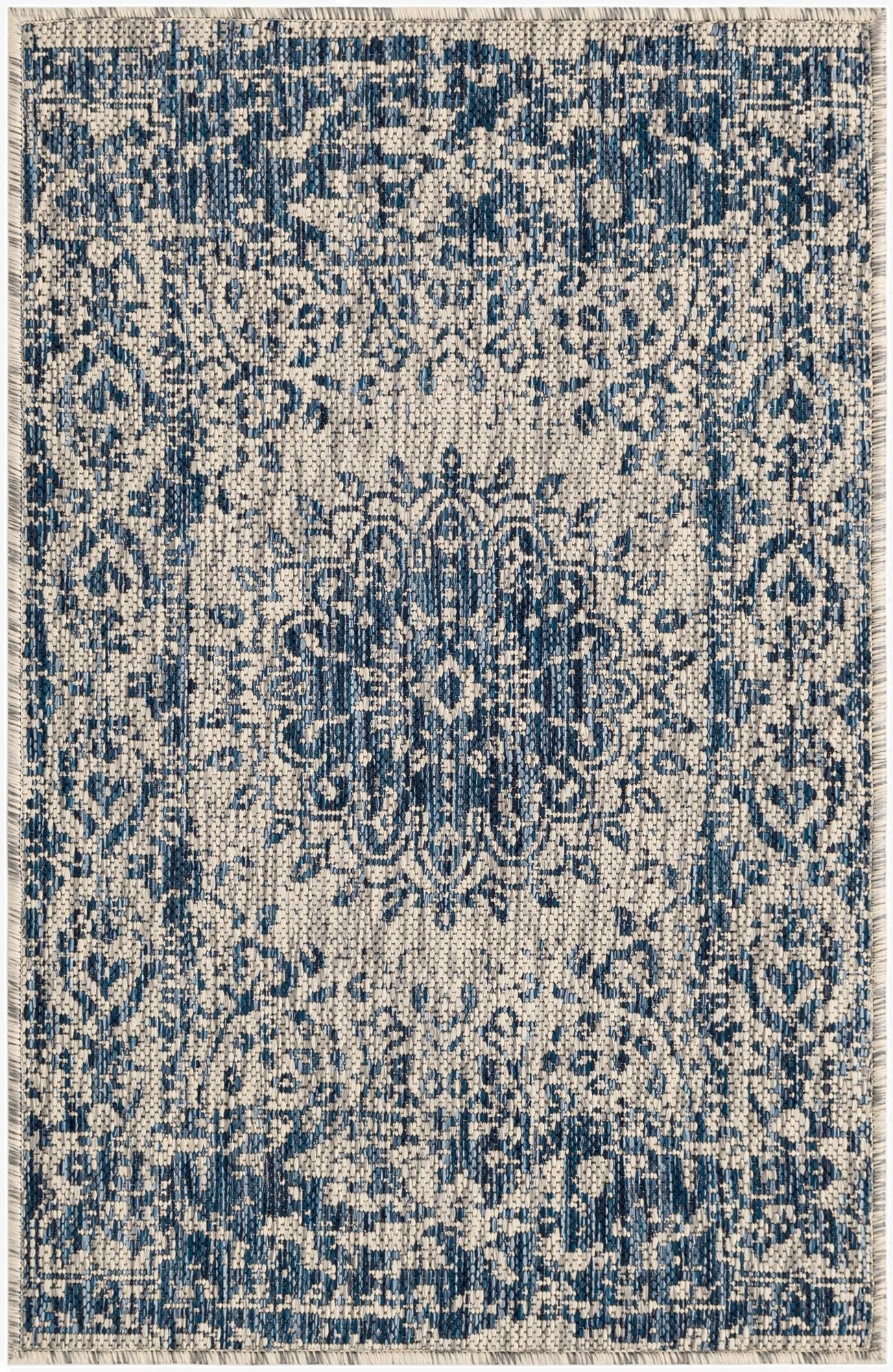  2' x 3'  Washable Traditional Indoor / Outdoor Rug