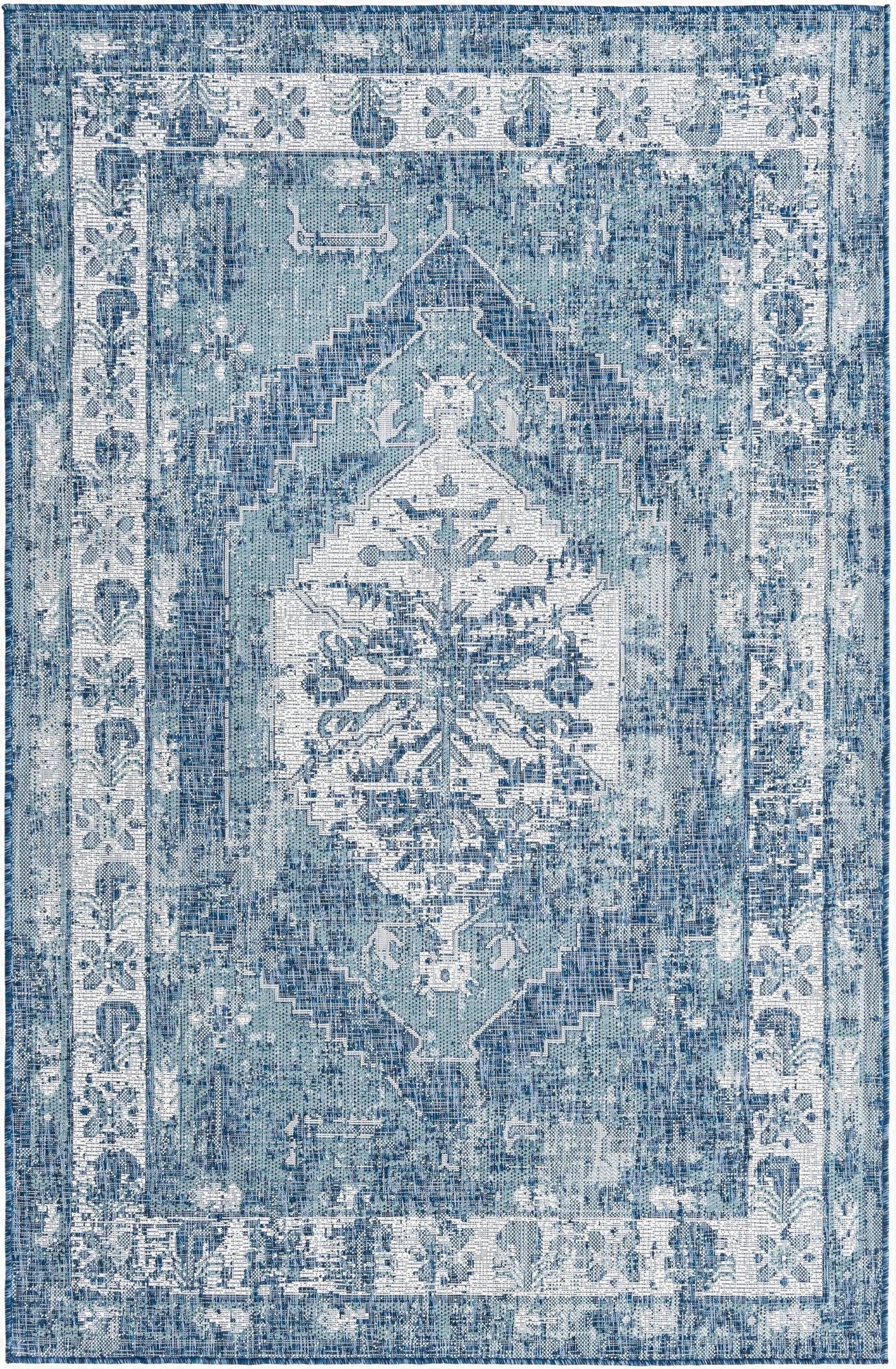  5' 3 x 8'  Washable Traditional Indoor / Outdoor Rug