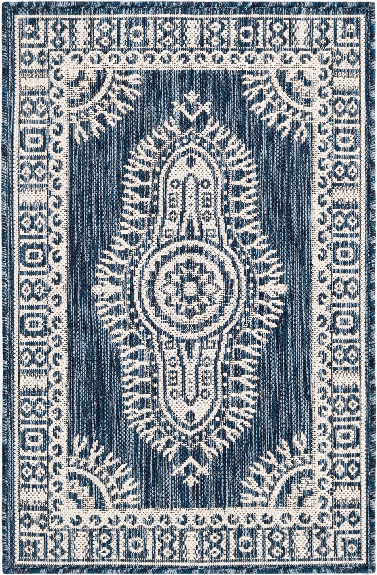  2' x 3'  Washable Traditional Indoor / Outdoor Rug